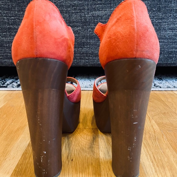 CHANEL Red Suede Wooden Platform Sandals (38) - Picture 12 of 16